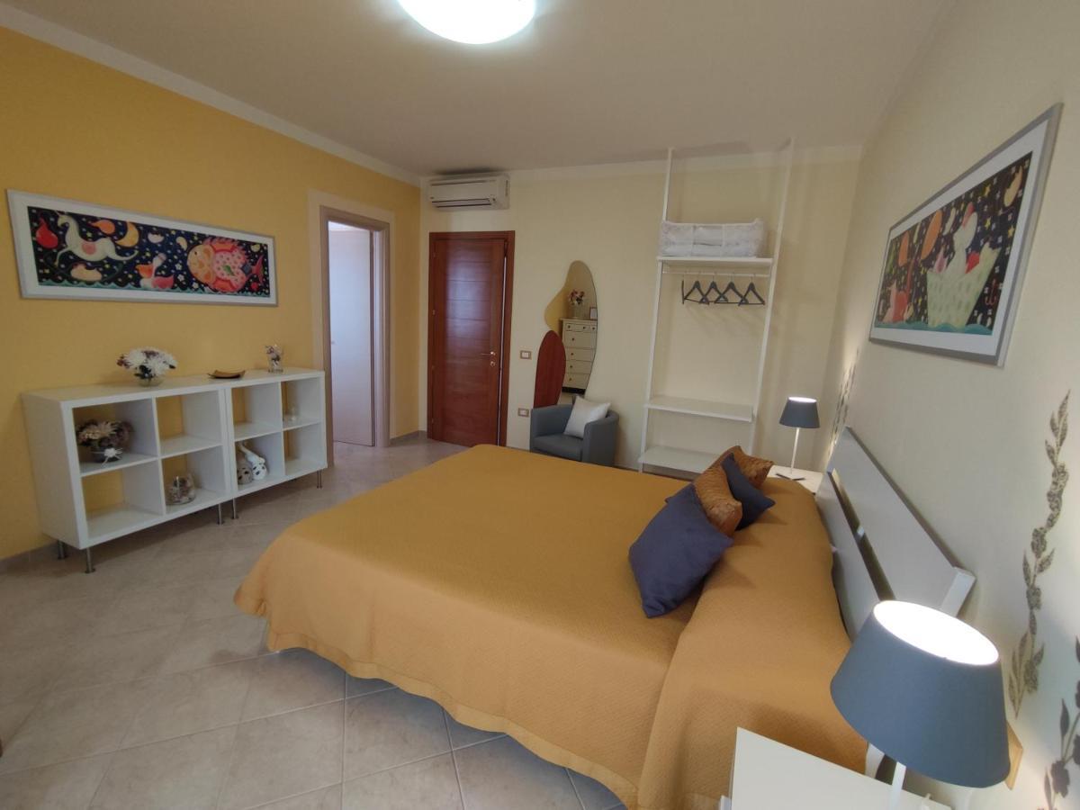 Il Giardino Delle Zagare Bed & Breakfast ฟอนดี ภายนอก รูปภาพ