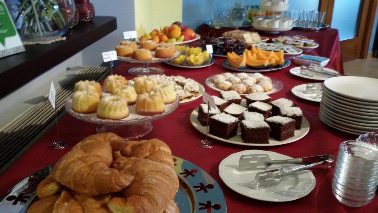 Il Giardino Delle Zagare Bed & Breakfast ฟอนดี ภายนอก รูปภาพ