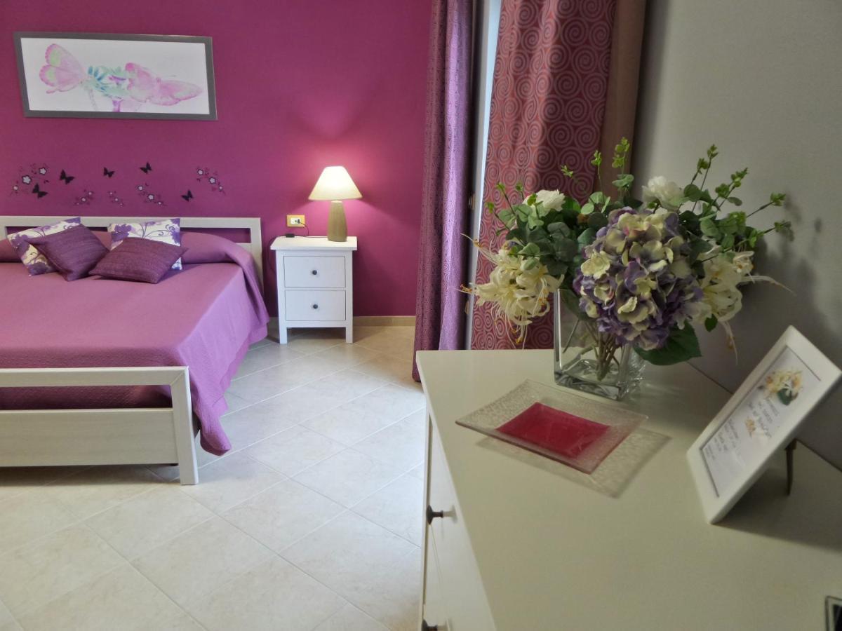 Il Giardino Delle Zagare Bed & Breakfast ฟอนดี ภายนอก รูปภาพ