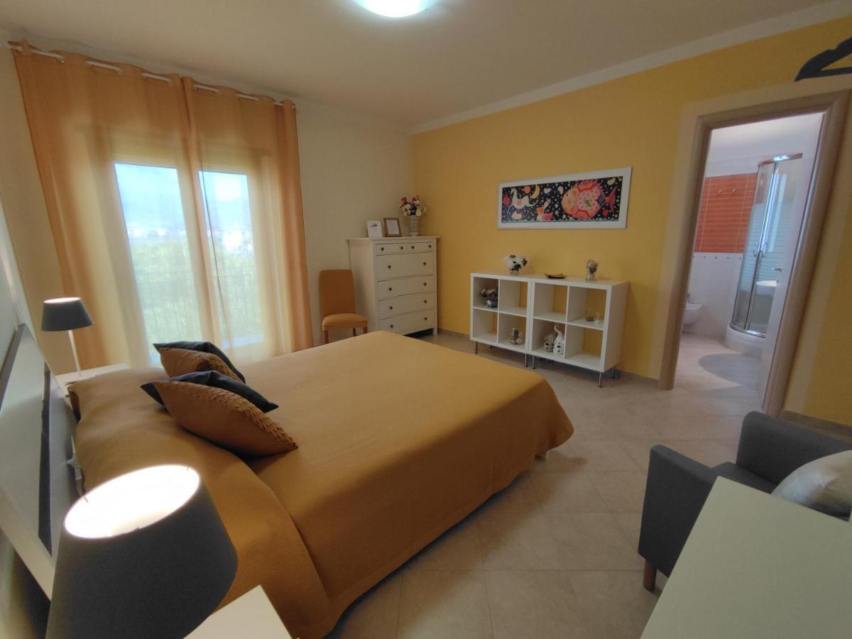 Il Giardino Delle Zagare Bed & Breakfast ฟอนดี ภายนอก รูปภาพ