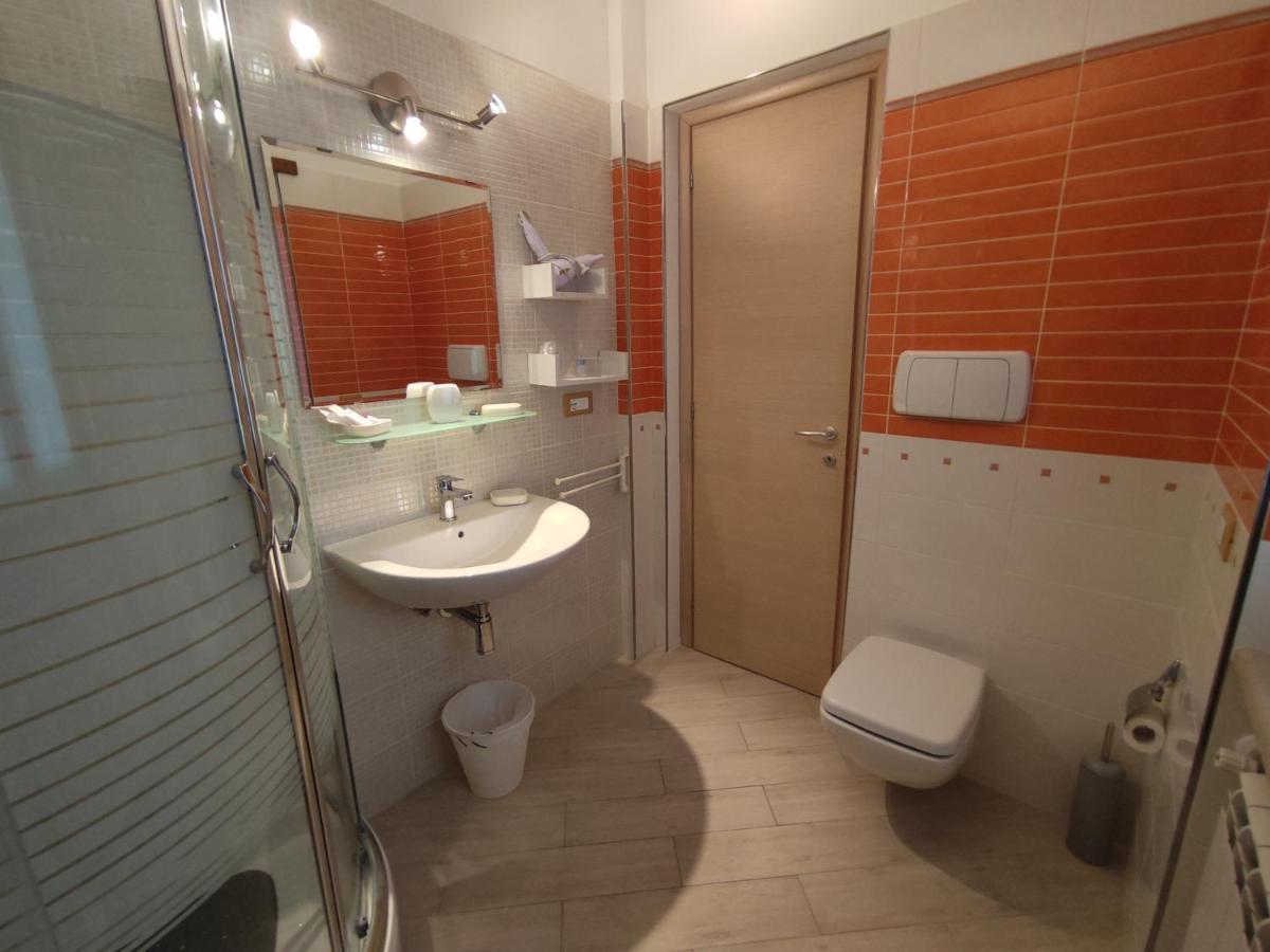 Il Giardino Delle Zagare Bed & Breakfast ฟอนดี ภายนอก รูปภาพ