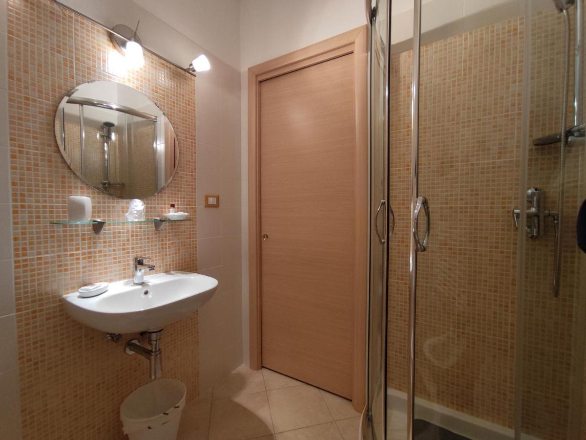 Il Giardino Delle Zagare Bed & Breakfast ฟอนดี ภายนอก รูปภาพ