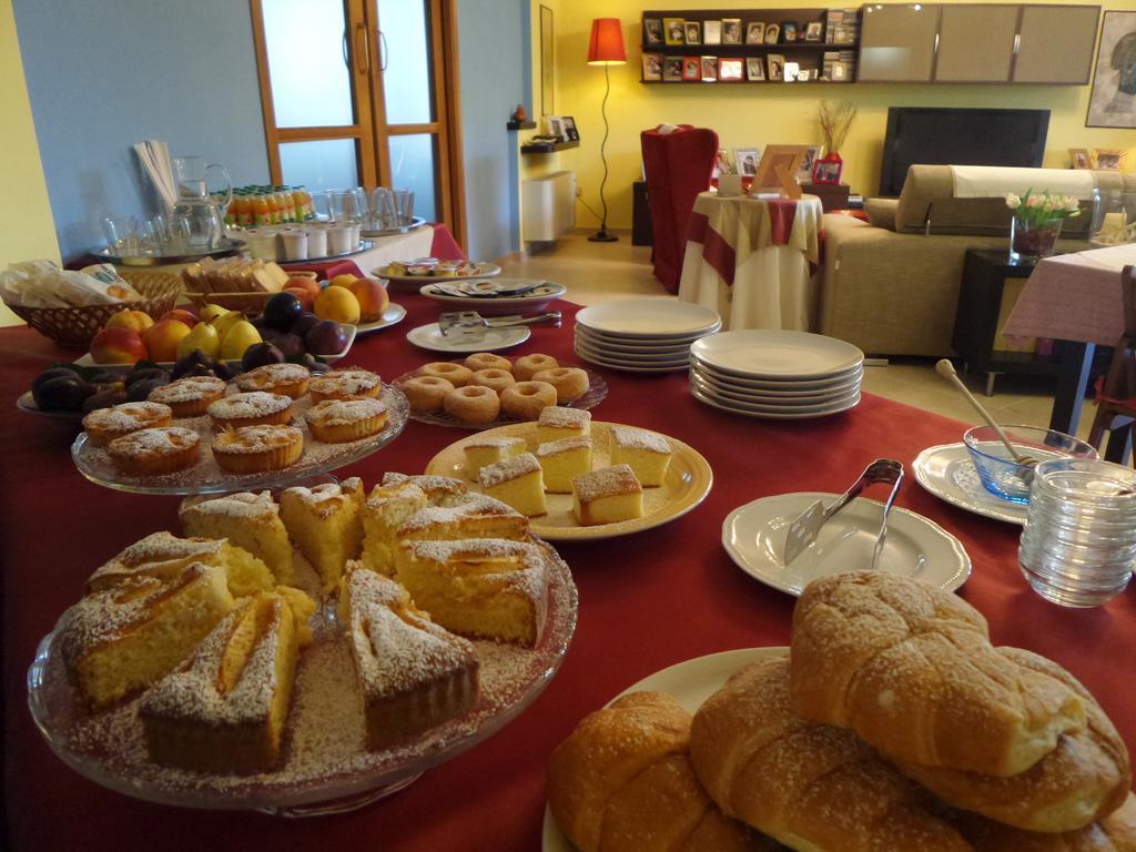 Il Giardino Delle Zagare Bed & Breakfast ฟอนดี ภายนอก รูปภาพ
