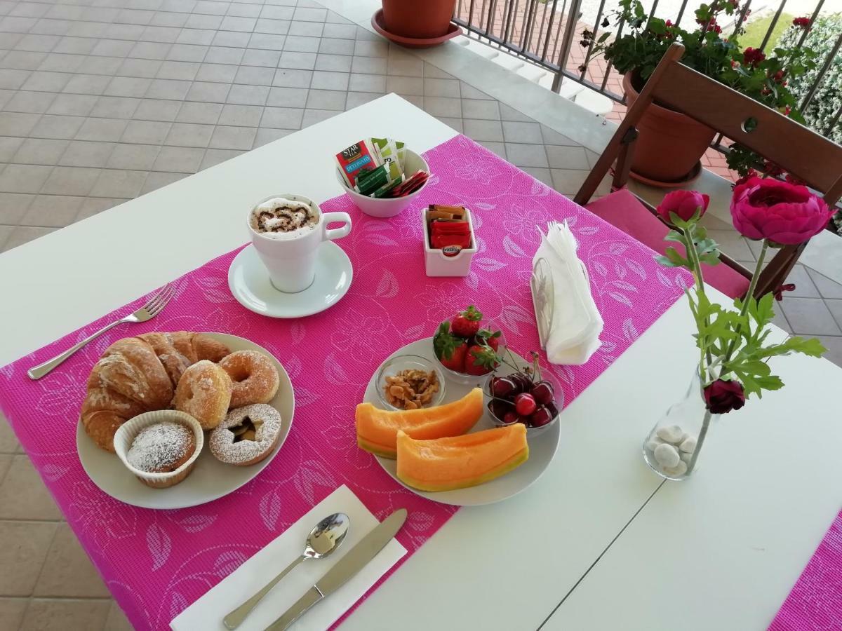Il Giardino Delle Zagare Bed & Breakfast ฟอนดี ภายนอก รูปภาพ
